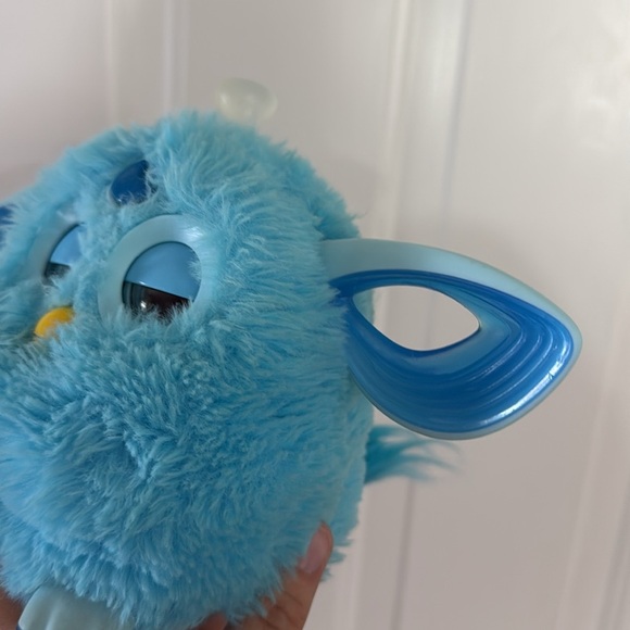 Hasbro Furby Connect Blue Teal 2016 Bluetooth Interactive Play Toy - Picture 6 of 7